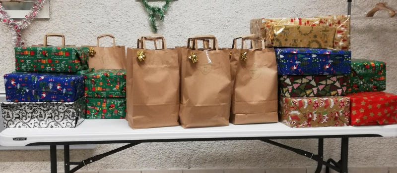 Préparation des boites de Noël