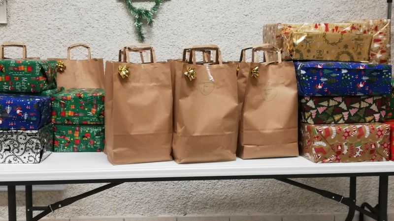 Préparation des boites de Noël