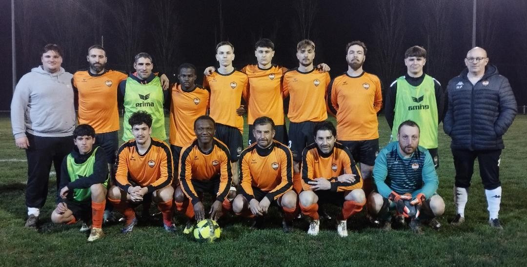 Photo équipe réserve contre l'Isle Jourdain.jpg