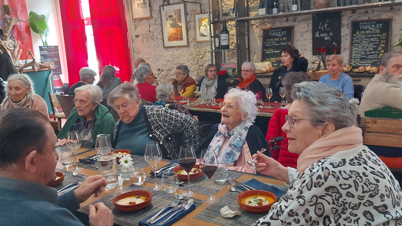 Une sortie au restaurant très appréciée par les résidents de l'EHPAD de l'hôpital !