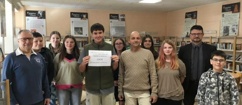 Remise de chèque des collégiens de Gabriel Séailles à l'association CODEGAZ