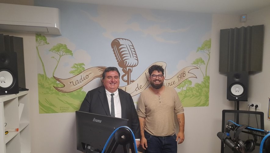 image taupiac radio.jpg