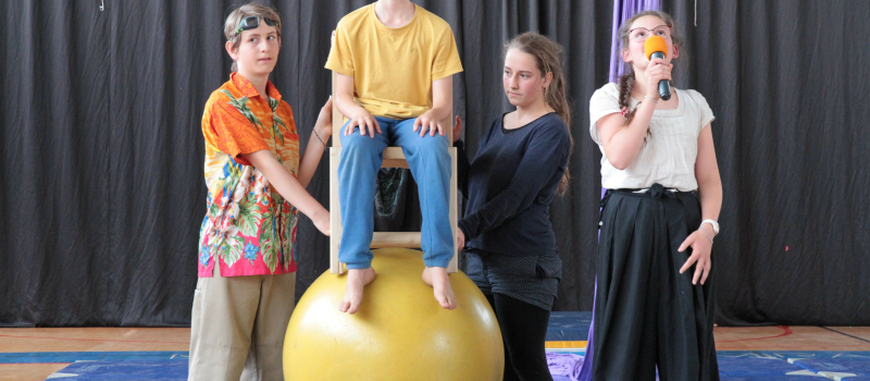 Stage cirque et théâtre : une activité originale à faire pour les vacances