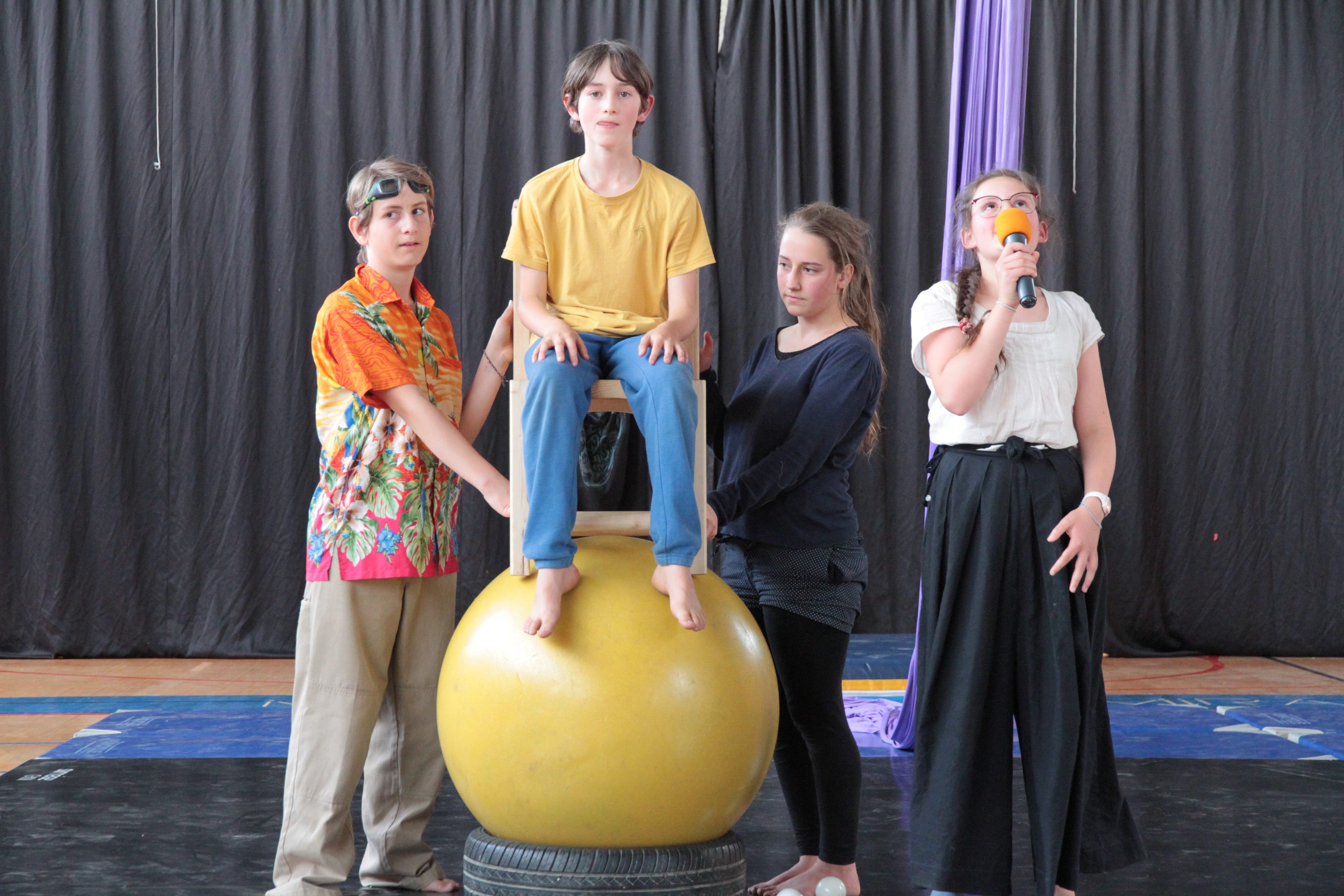 Stage cirque et théâtre : une activité originale à faire pour les vacances