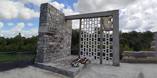 1727617530420 (002).jpg