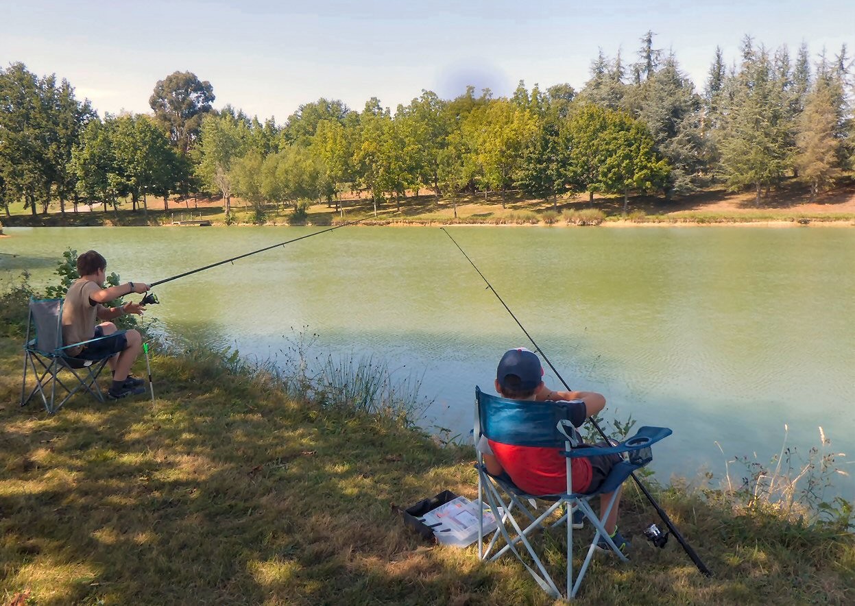 Les jeunes pêcheurs adeptes déjà d'un certain confort