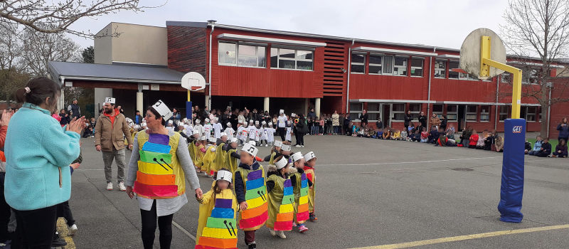 Un carnaval musical et végétal pour célébrer la nouvelle cuisine centrale.