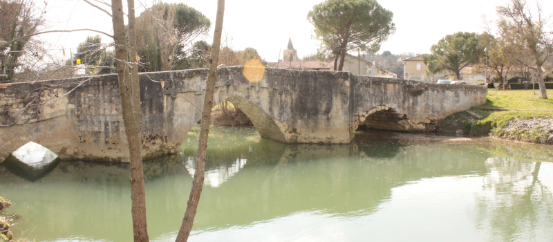Le Vieux Pont  et Le "Souffle du Gers" dans un même cœur.