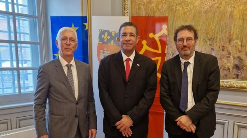 L' Ambassadeur de Cuba reçu à Toulouse