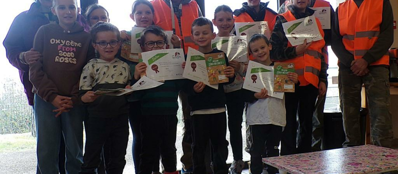 "J'aime la nature" une opération printanière qui fédère enfants et adultes pour nettoyer nos chemins et nos haies