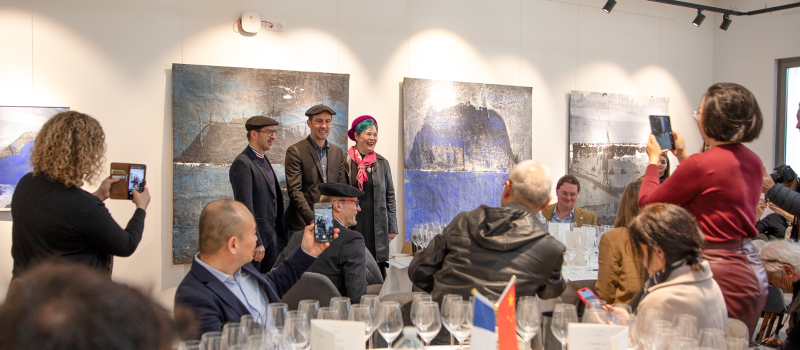 Faîte rouge 2023 et Faîte blanc 2024: assemblage à la Galerie Bleue-Plaimont