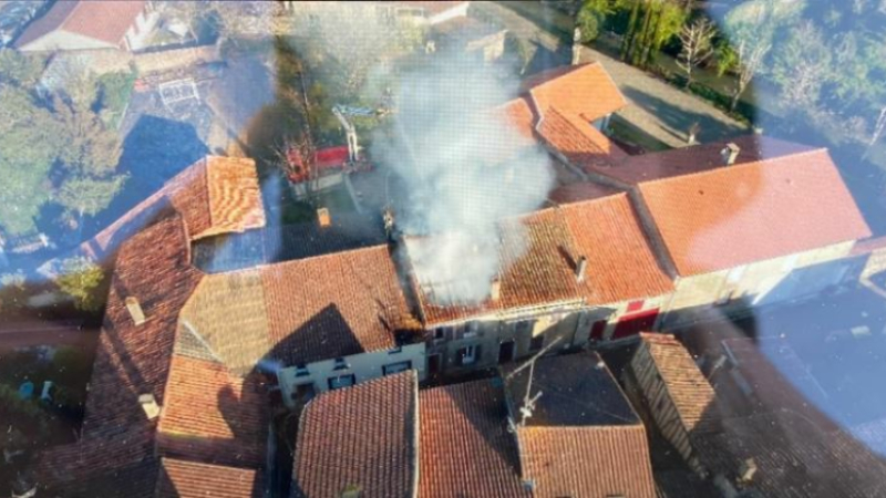 Un incendie d'une maison dans le centre ville