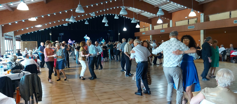 Venez danser avec l'équipe des thés dansants de l'UAV Rugby dimanche de Pâques !