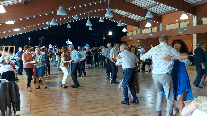 Venez danser avec l'équipe des thés dansants de l'UAV Rugby dimanche de Pâques !