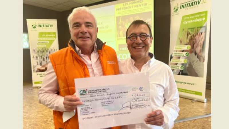 Initiativ’Retraite 32 remet un chèque à la Banque Alimentaire