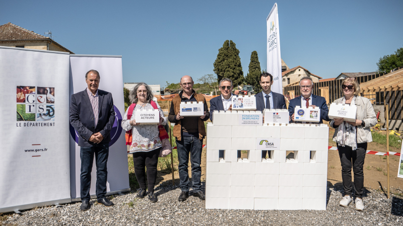 Habitat inclusif: Pose de la première pierre de six logements à Montaut d’Astarac