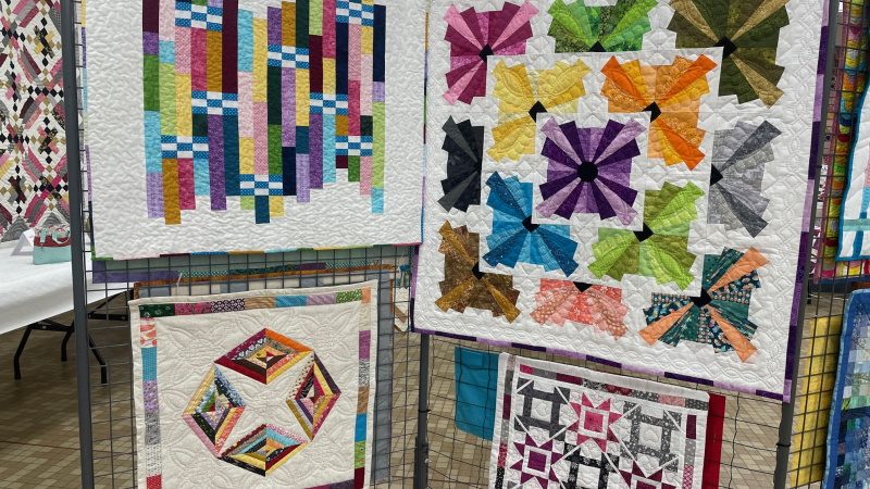 Le patchwork à l’honneur lors d’une exposition haute en couleurs.