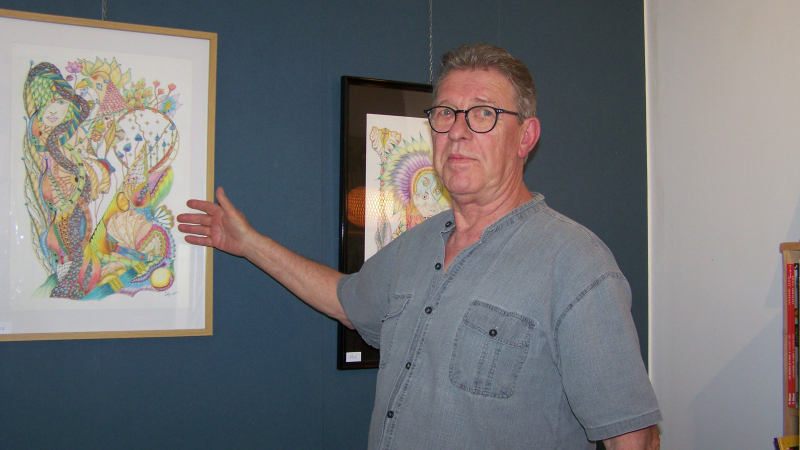 Nell Védégé expose ses dessins empreints d'exotisme à la Bouquinerie.