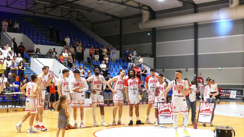 Pour son dernier match de la saison, Auch BC conclu par une victoire offerte à deux cadres qui stoppent leur carrière