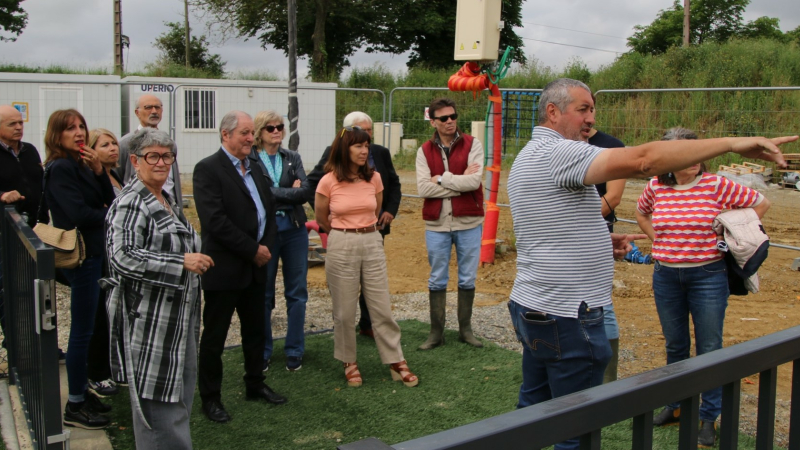 Les élus sur le chantier du nouveau stade