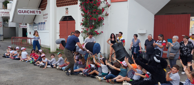 Les arènes de Vic vibrent déjà avec Pitchoun’s y Toros : un après-midi festif et taurin pour les enfants