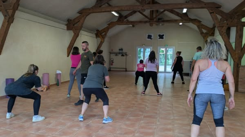 Cours de renforcement musculaire avec Benoît Duez .