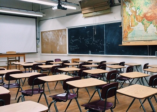 classroom-2093744_640.jpg