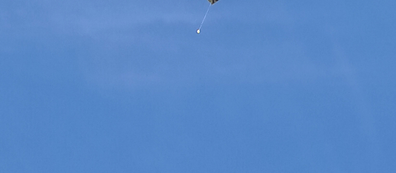 Un ballon dans la strastosphère / les éléves de CM1-CM2 de l'Ecole Paul Bert de L'Isle-Jourdain s'envolent avec la science.