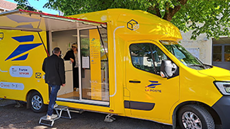 Le bureau de La Poste itinérant dans le Gers
