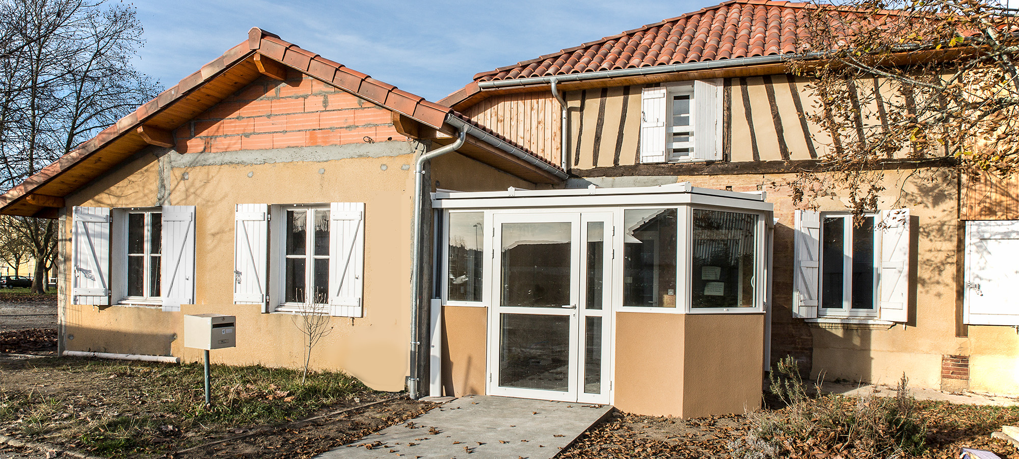 0 Façade du Clan avec la vestibule vitré 1bis 131215 copie retouchée.jpg