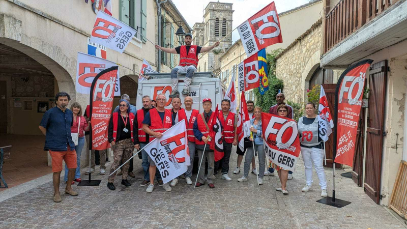 Deux agents territoriaux en conflit face au Maire