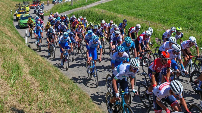 Savez-vous que le Tour de France cycliste traversera Villecomtal sur Arros jeudi 17 juillet ?