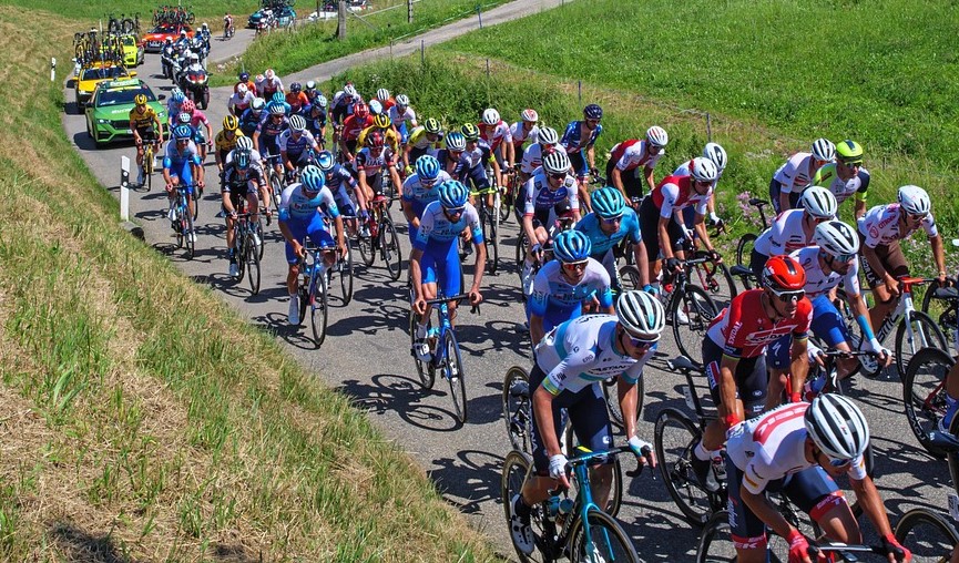 cycling-race-7266513_1280.jpg