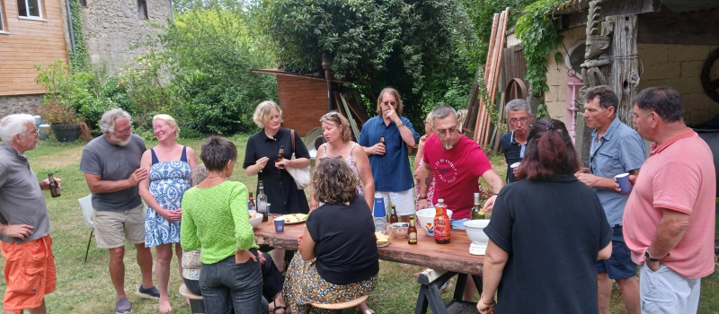 La fête des voisins 2025 au quartier du Mérix/St Pé : un sympathique  moment de partage