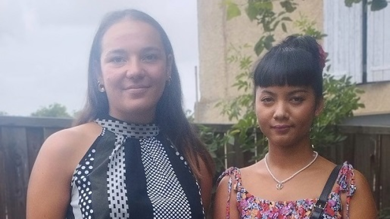 Déborah Bousquet part volontaire à l’ONG « Enfants du Mékong » et rencontre Thida Cambodgienne.