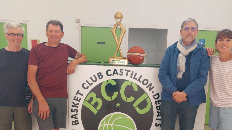Un trophée de Champion de France présenté au Basket Club de Castillon Debats