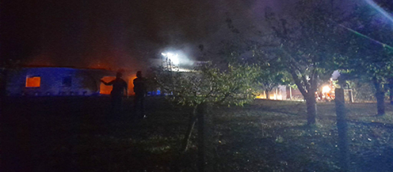 Une maison détruite par un incendie