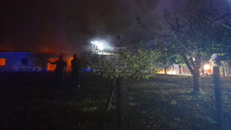 Une maison détruite par un incendie