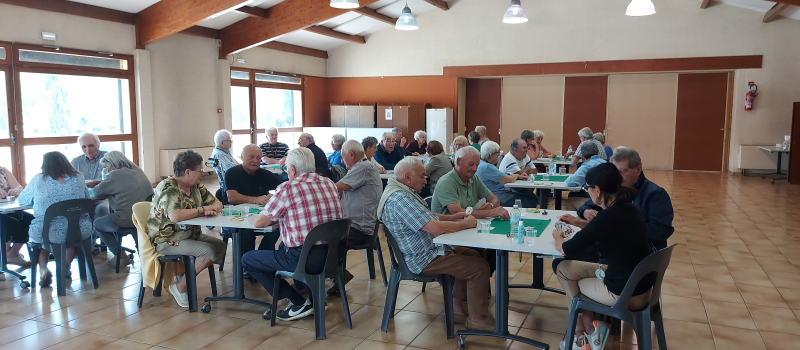 Le club Heures d'amitié des aînés de Vic-Fezensac  reçoit le concours départemental de belote