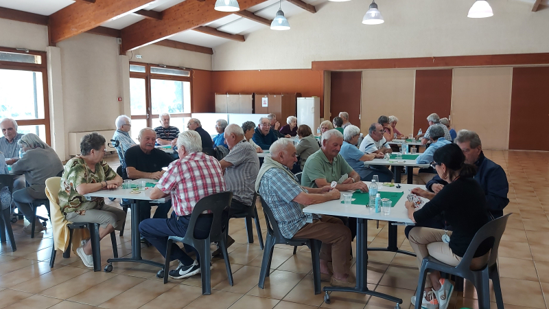 Le club Heures d'amitié des aînés de Vic-Fezensac  reçoit le concours départemental de belote