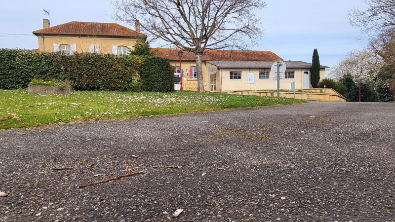 Le marché dépaysant de Blousson Serian à la radio mercredi