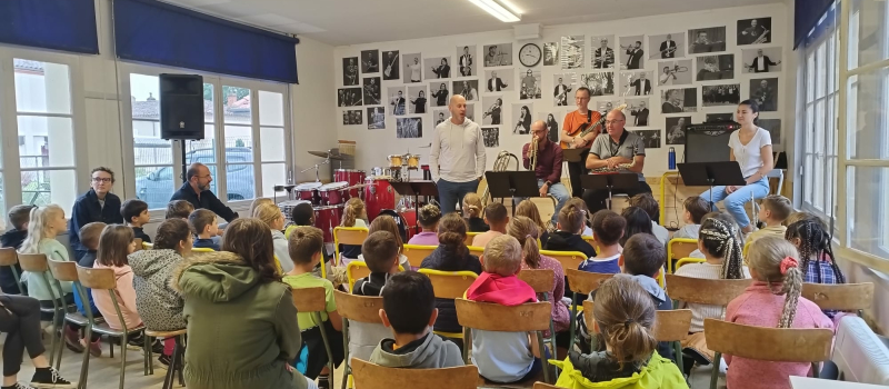 Quand une école rencontre une autre école....