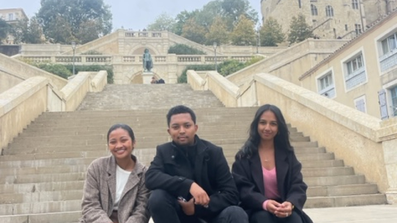 Quand trois jeunes Malgaches découvrent le vieil Auch