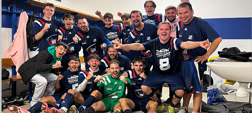 FCM victoire Miradoux Challenge du District Le vestiaire laisse éclater sa joie.jpg