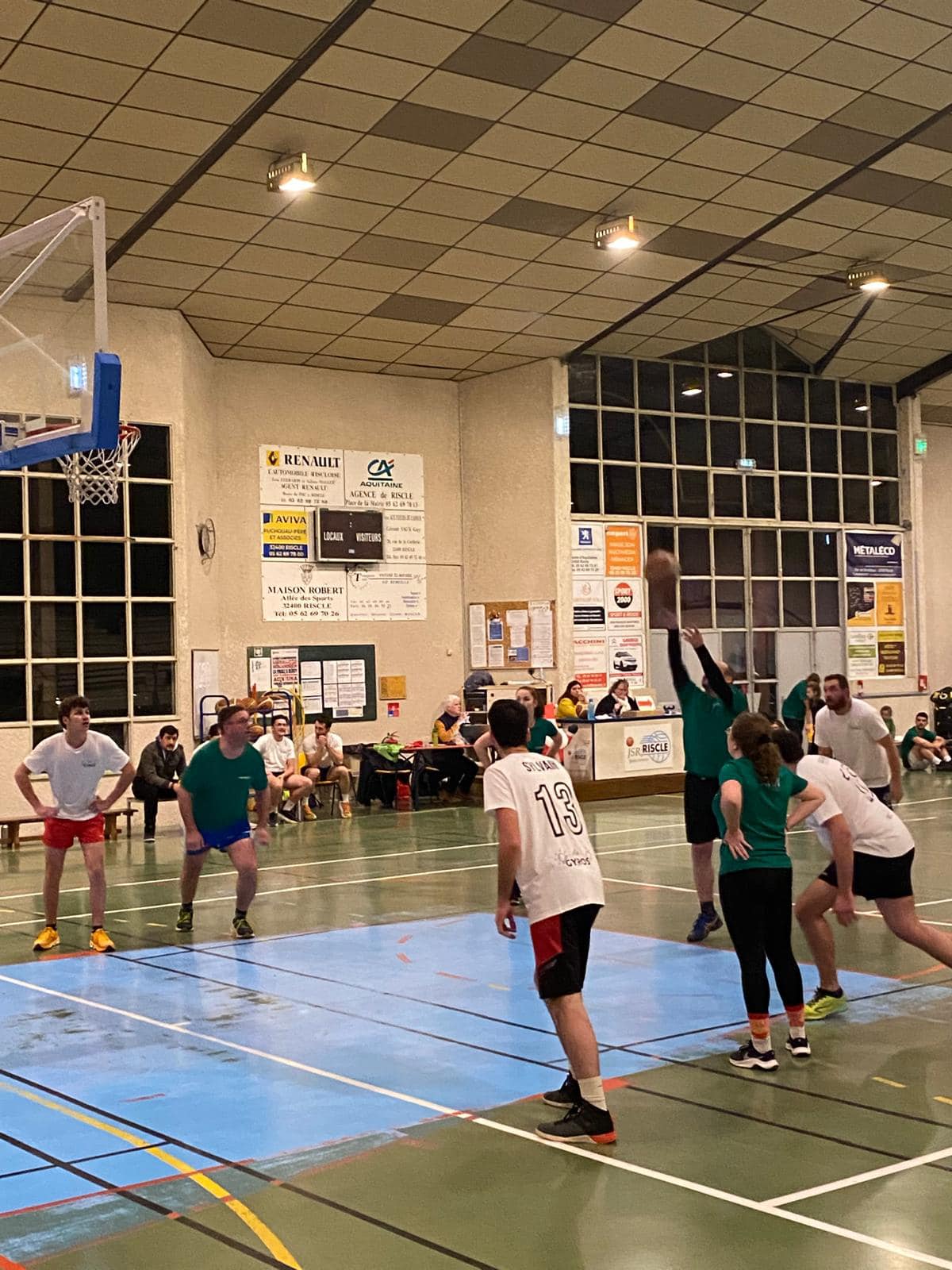 Amusements et bon esprit au rendez vous du tournoi annuel de noël de la JSRBF491957303_1247554507372580_753451585703224791_n.jpg