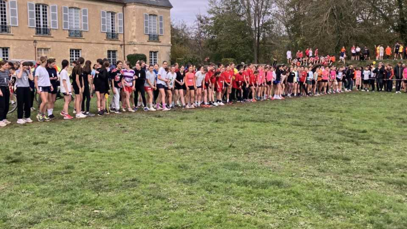 Succès pour le traditionnel Cross départemental UNSS au parc du château de l’Isle-de-Noé
