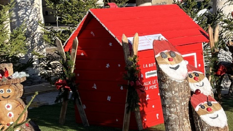 Fête de Noël, entre sapins et lumières