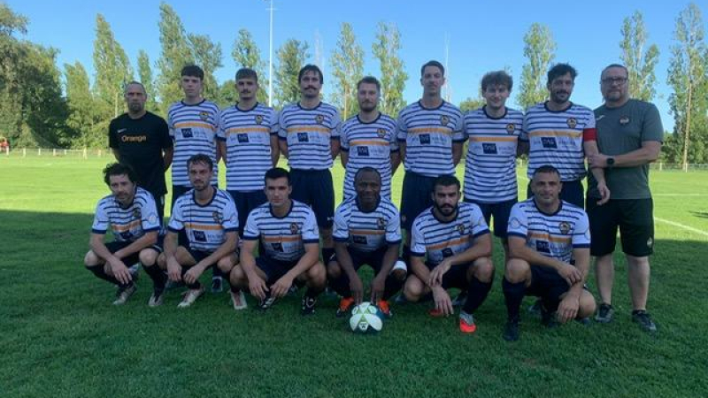 UAV Football : belle victoire de la Une qui prend la première place