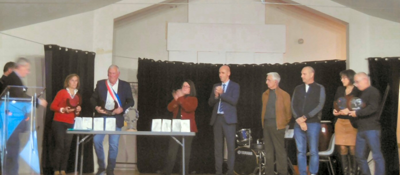 "Liberté, Egalité, Fraternité et…..Laïcité" , désormais  ce slogan  pour les élèves des quatre établissements de la ville