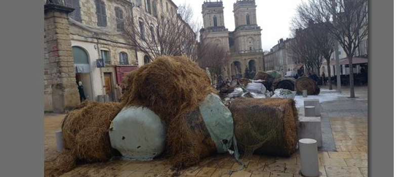 Manifestation agricole : les services de l'Etat visés par des déversements